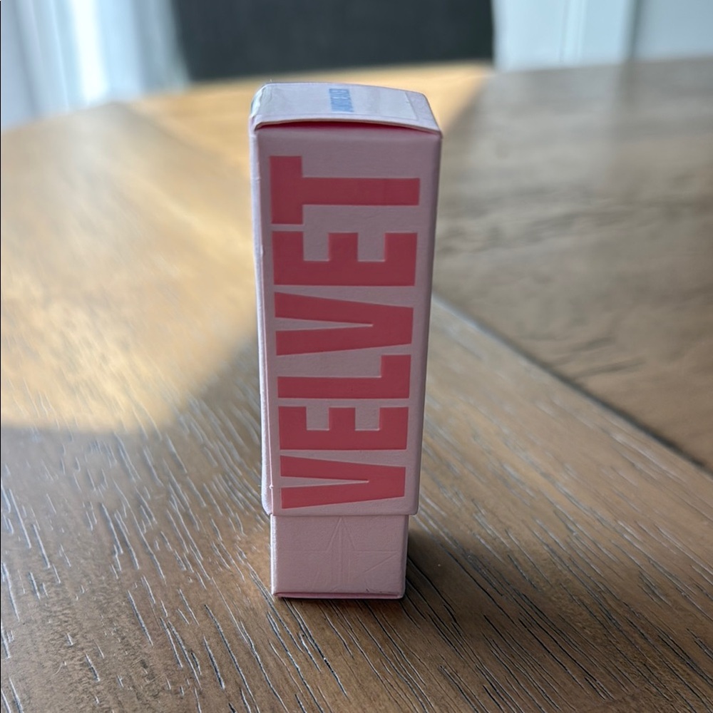 Jeffree Star Velvet Trap Lipstick in Jawbreaker